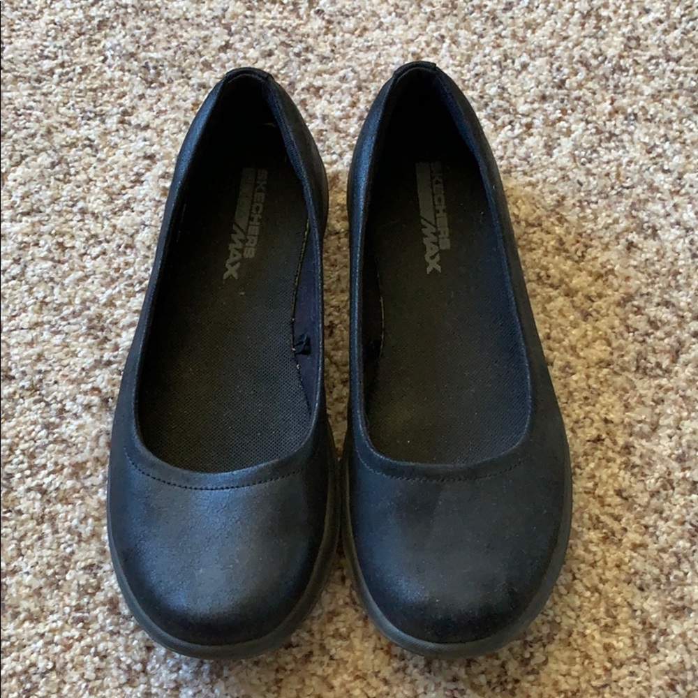 Sketchers MAX slip on shoes